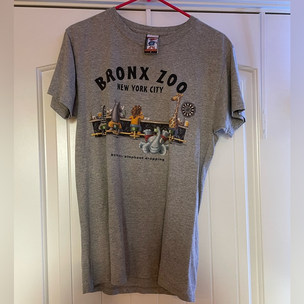 Tshirt with fun design :) Size Small, never worn, good as new!